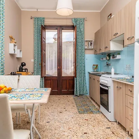 Vittoria Holidays Mascali