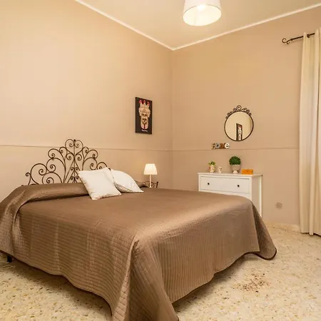 شقة Vittoria Holidays *