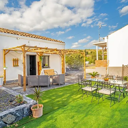 Vittoria Holidays Apartment